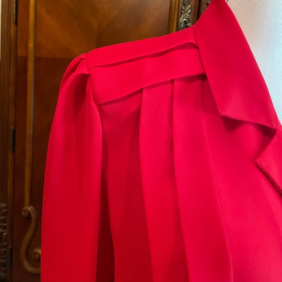 Beautiful "Kelly Scott" Red Blouse Size 10 but fits like a 12. - Picture 2 of 4